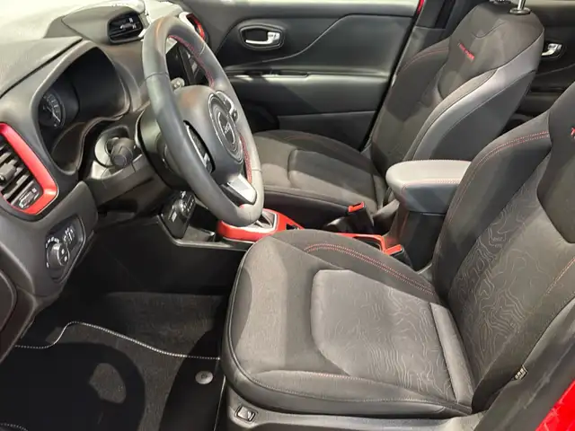 Jeep Renegade view 10