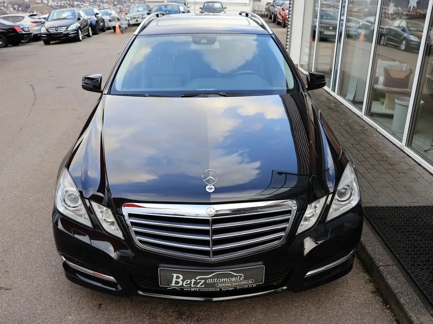 Mercedes-Benz E 250 T CGI BlueEfficiency AHK PDC SHZ Comand Czarny - 2