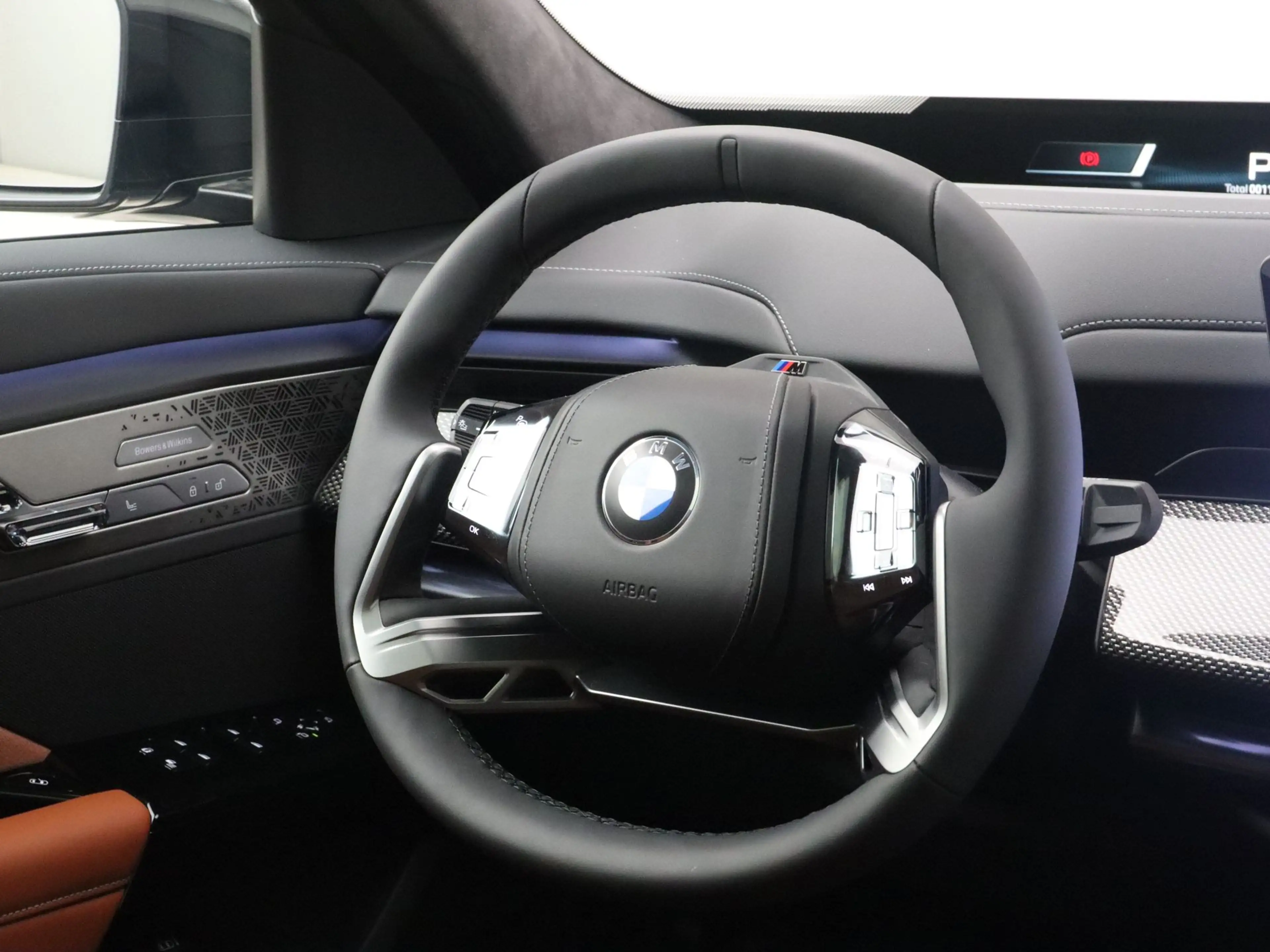BMW i7 xDrive50 118.1 kWh M Sport Pro | Panoramadak Sky L — photo 2