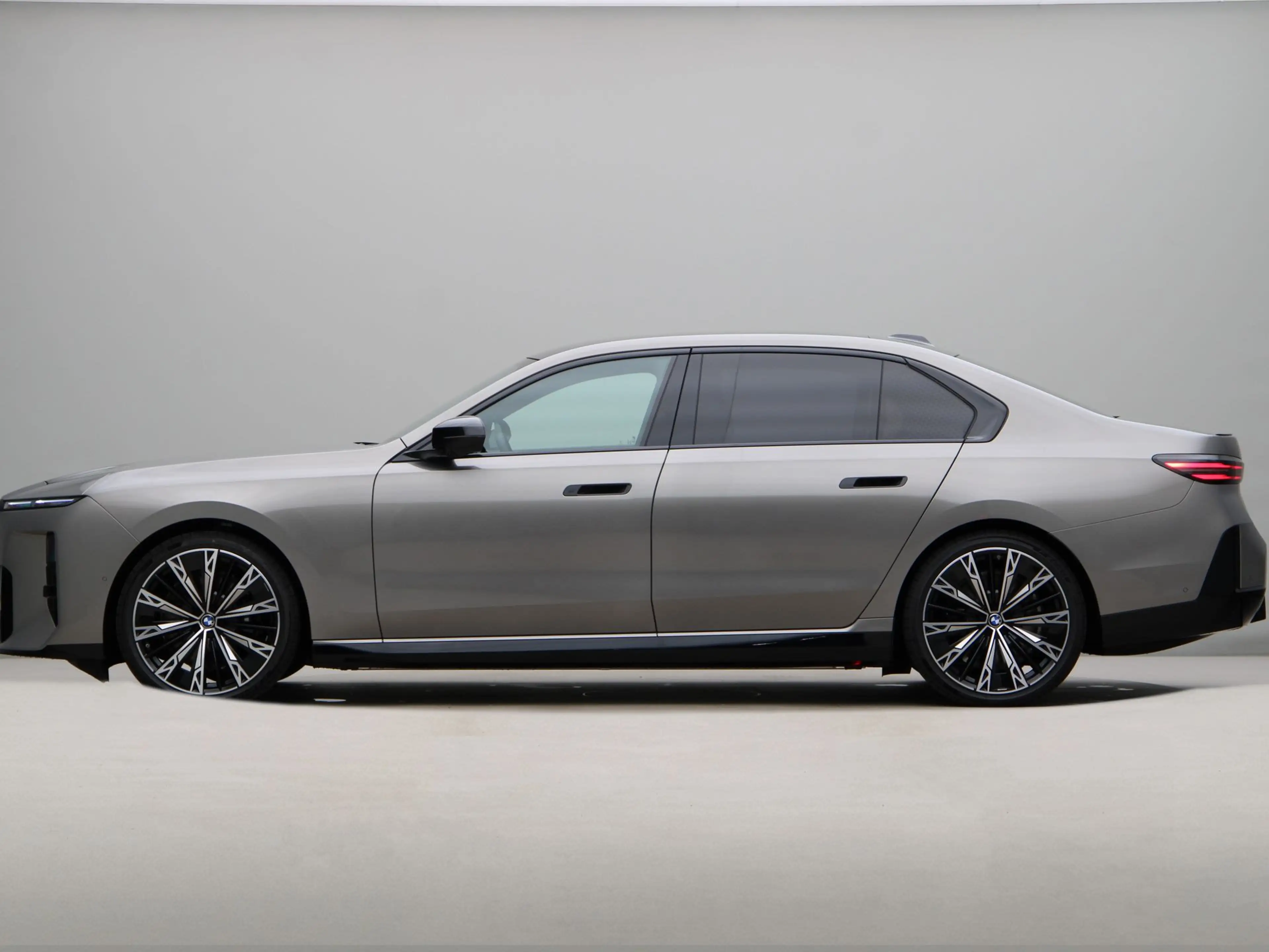 BMW i7 xDrive50 118.1 kWh M Sport Pro | Panoramadak Sky L — photo 12