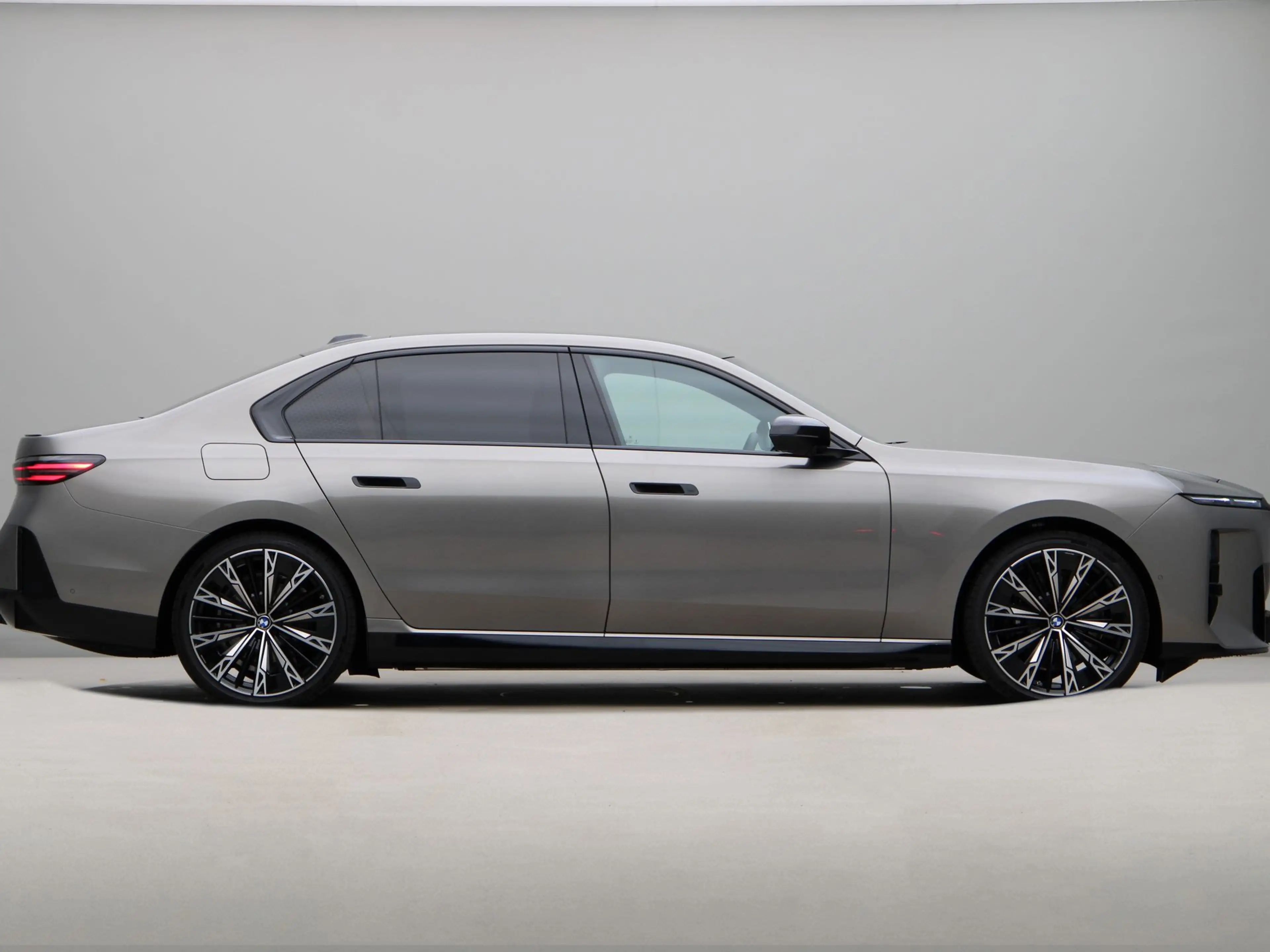BMW i7 xDrive50 118.1 kWh M Sport Pro | Panoramadak Sky L — photo 8