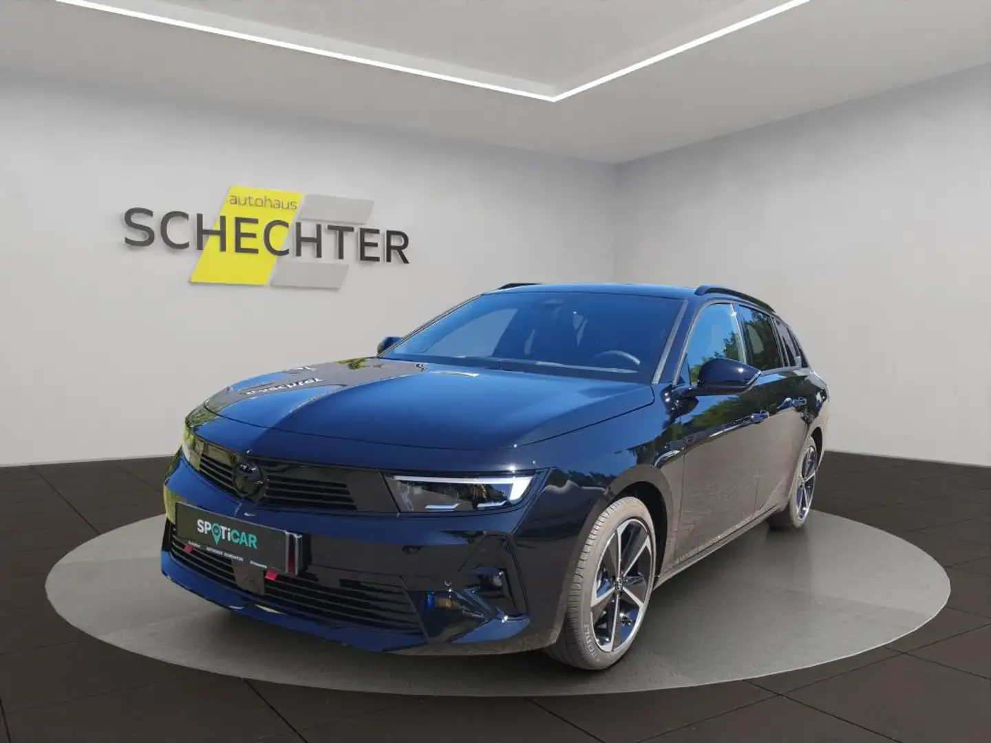 Opel Astra Sports Tourer 1.2 Turbo GS Zwart - 1