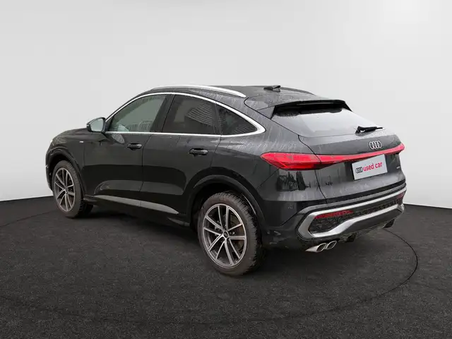 Audi Q5 view 5