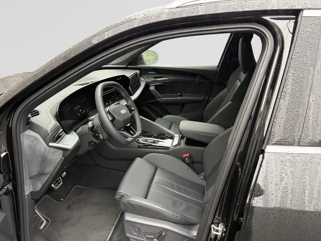 Audi Q5 view 9