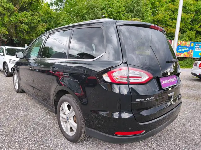 Ford Galaxy view 3