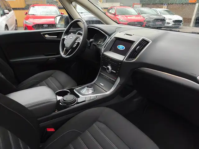 Ford Galaxy view 15