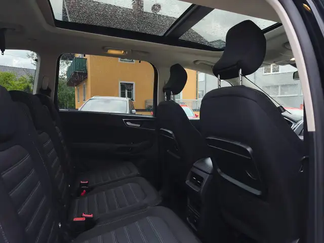 Ford Galaxy view 13