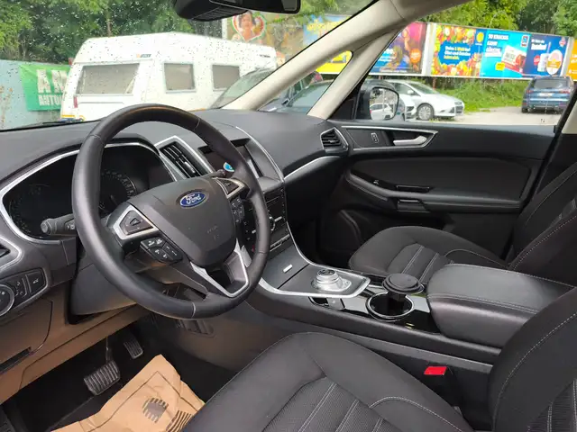 Ford Galaxy view 11