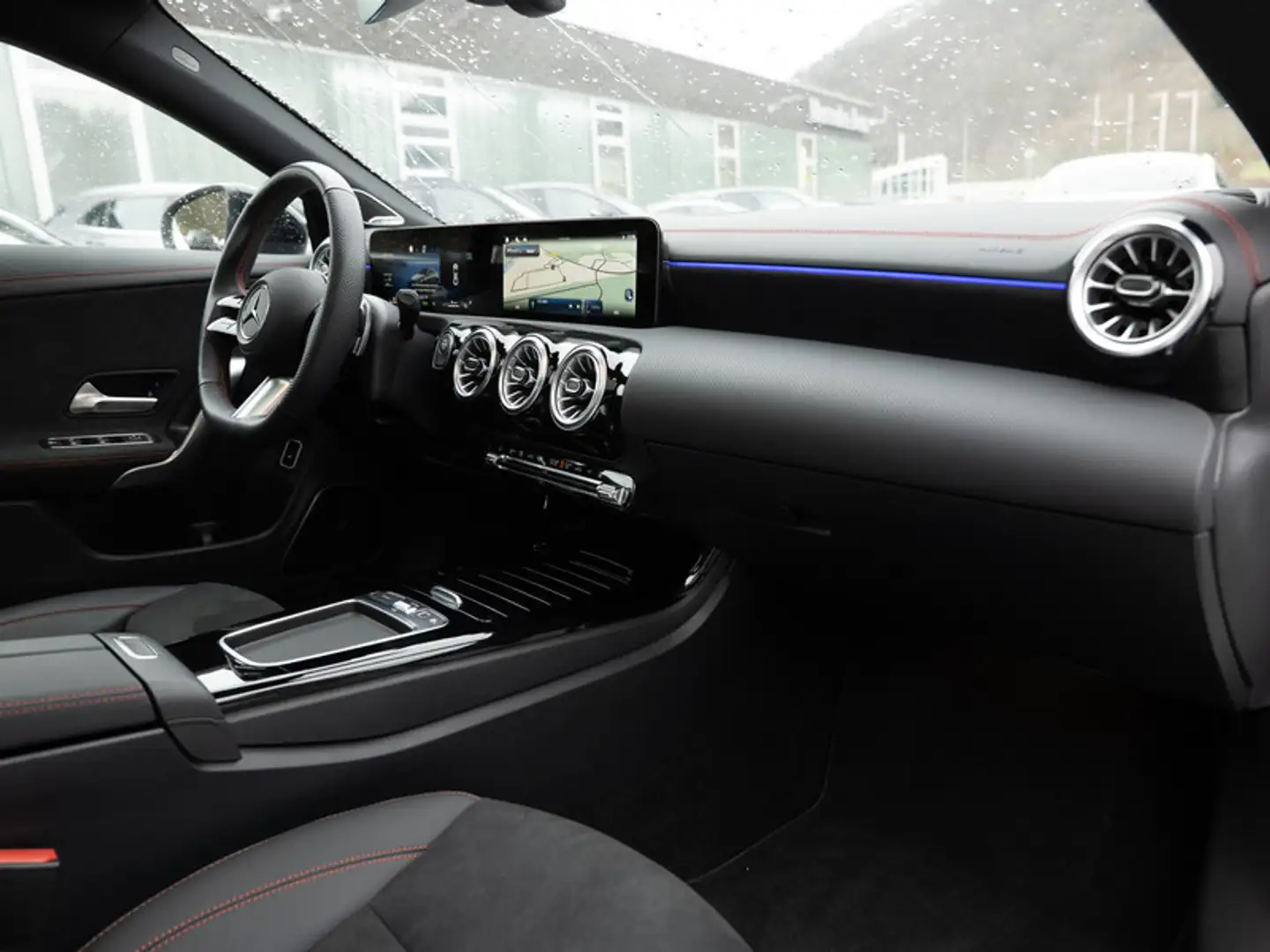 Mercedes-Benz CLA 250 e AMG-Sport/MLB/Pano/Burm/Night/Totw/19" Bílá - 2