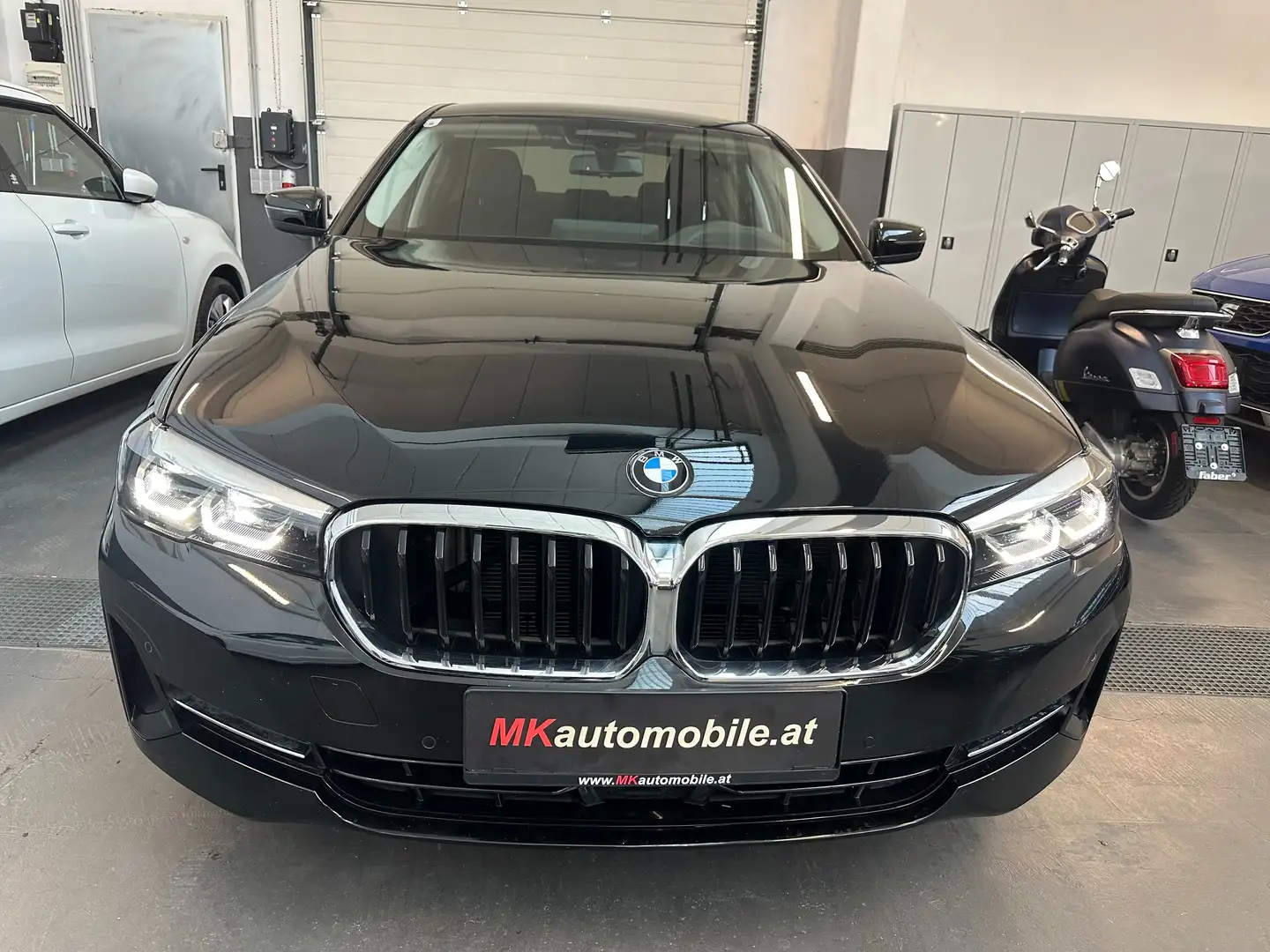 BMW 518 520 d Aut. * 1.BESITZ NUR 35 TKM NETTO 27.492€ Schwarz - 2