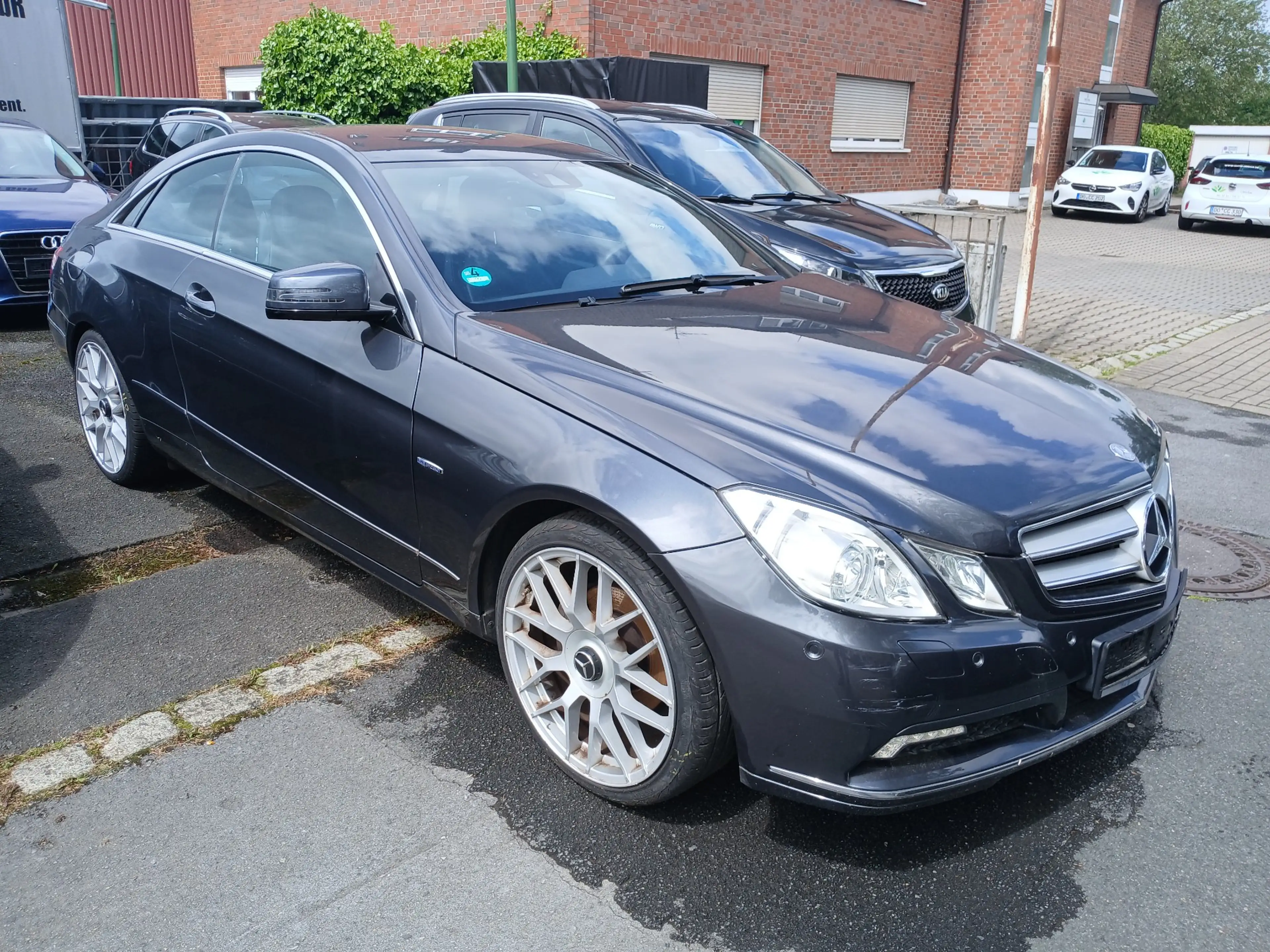Mercedes-Benz E 250 Coupe CGI BlueEF Automatik Elegance — photo 2