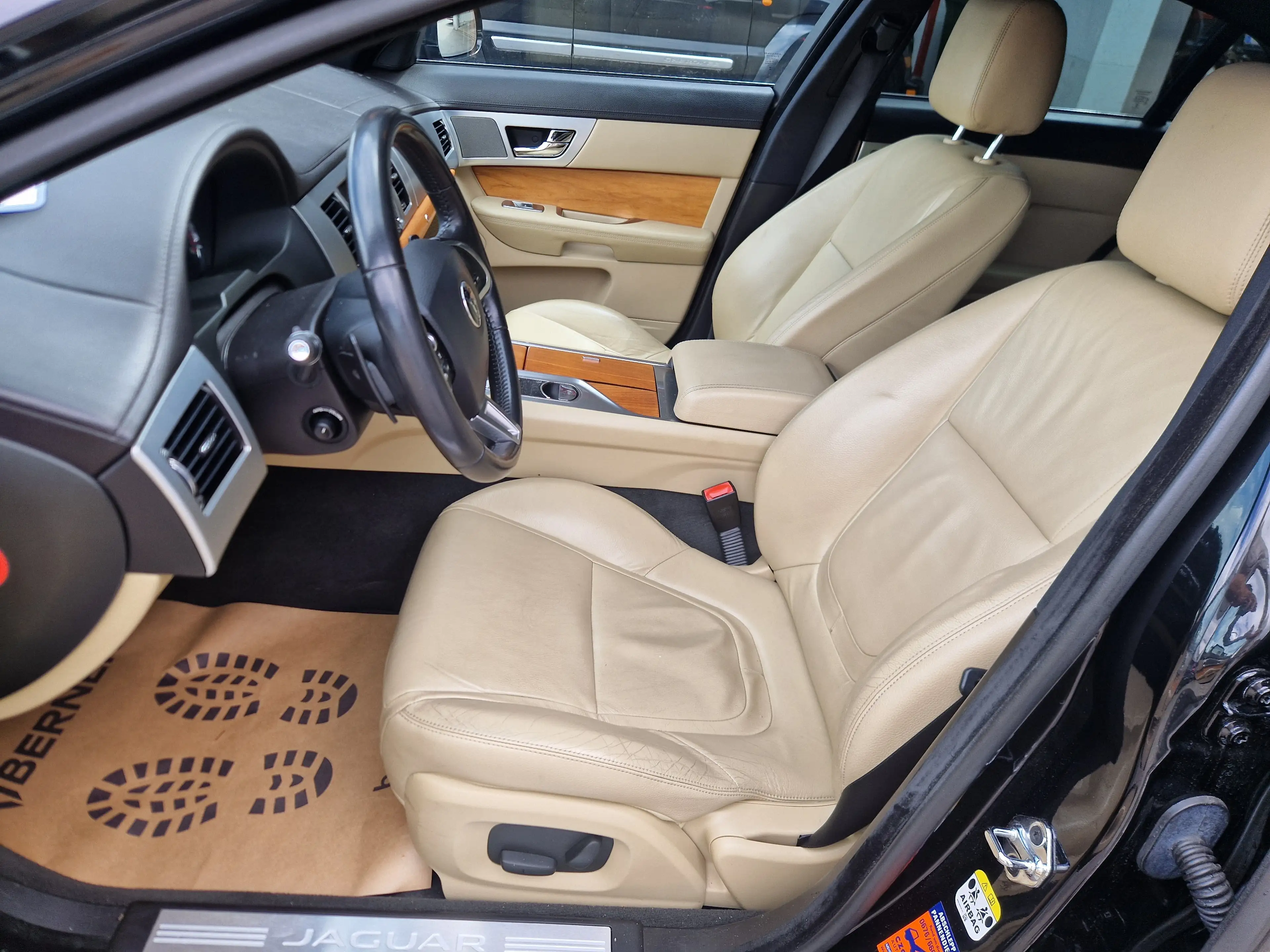 Jaguar XF *** AUTOMATIK *** LEDER *** NAVI 2,2 Diesel Luxury — photo 14
