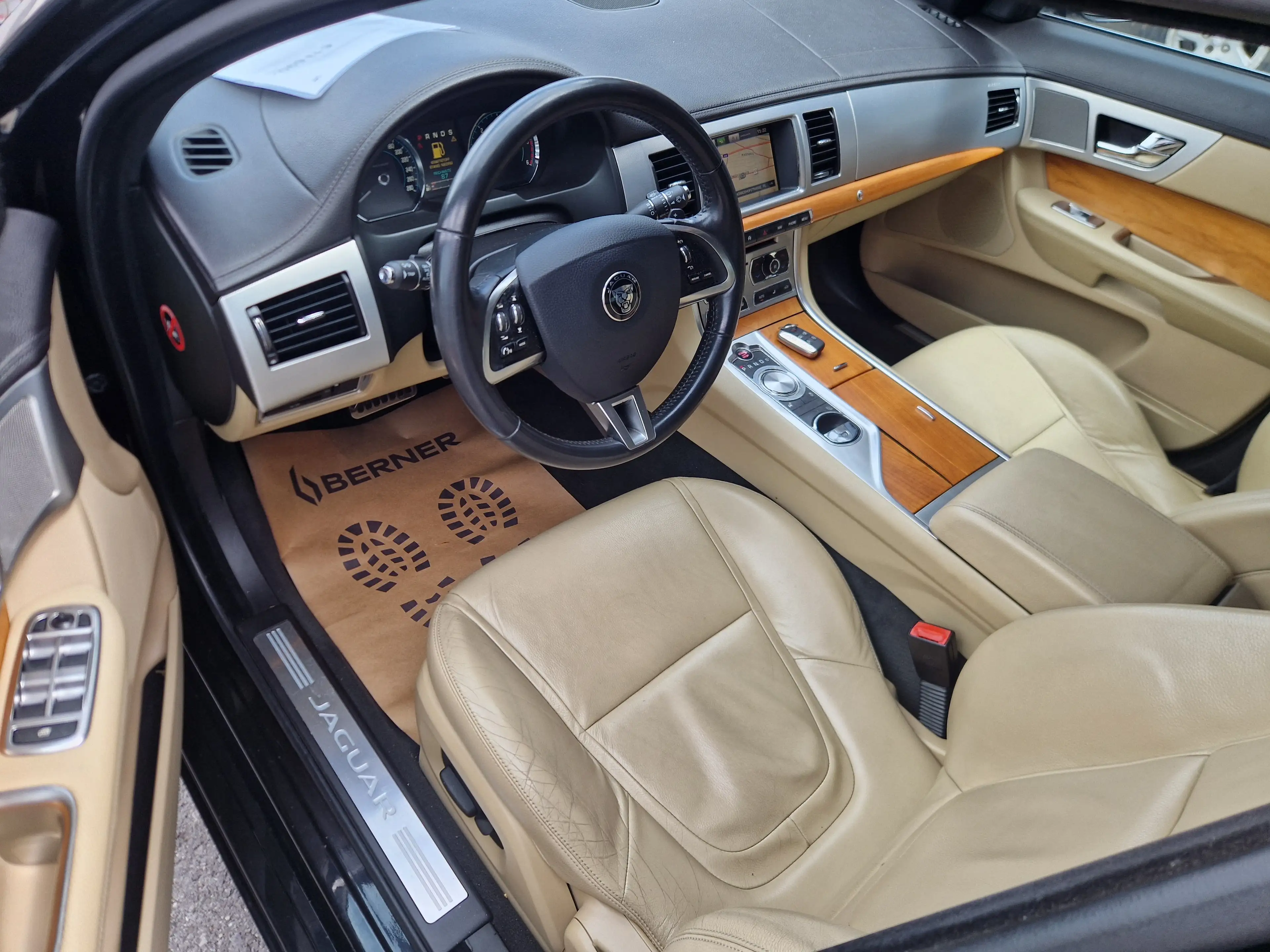 Jaguar XF *** AUTOMATIK *** LEDER *** NAVI 2,2 Diesel Luxury — photo 15