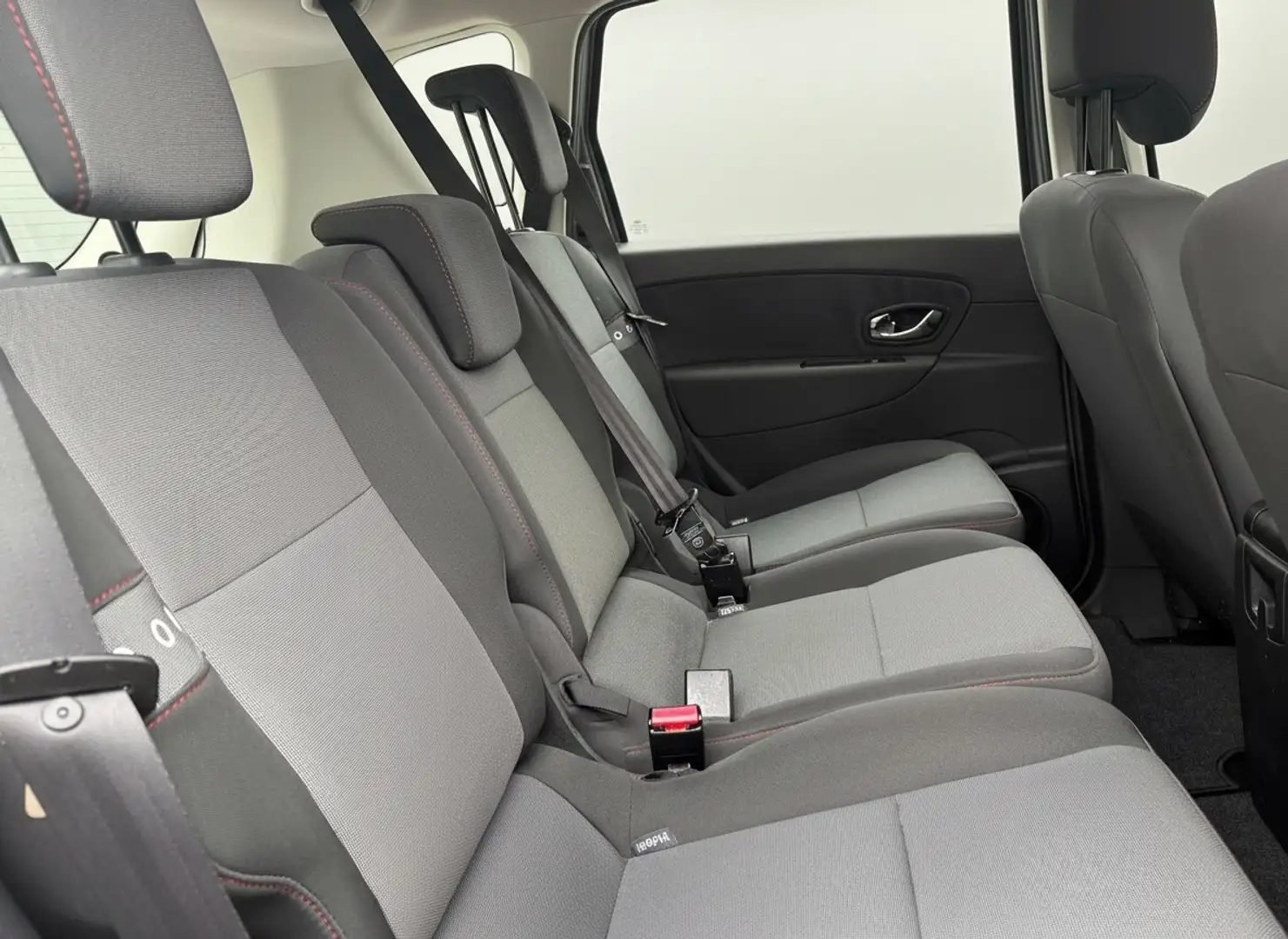 Renault Scenic 1.2 TCe Style 115pk, Clima | Navi | Trekhaak Grau - 2