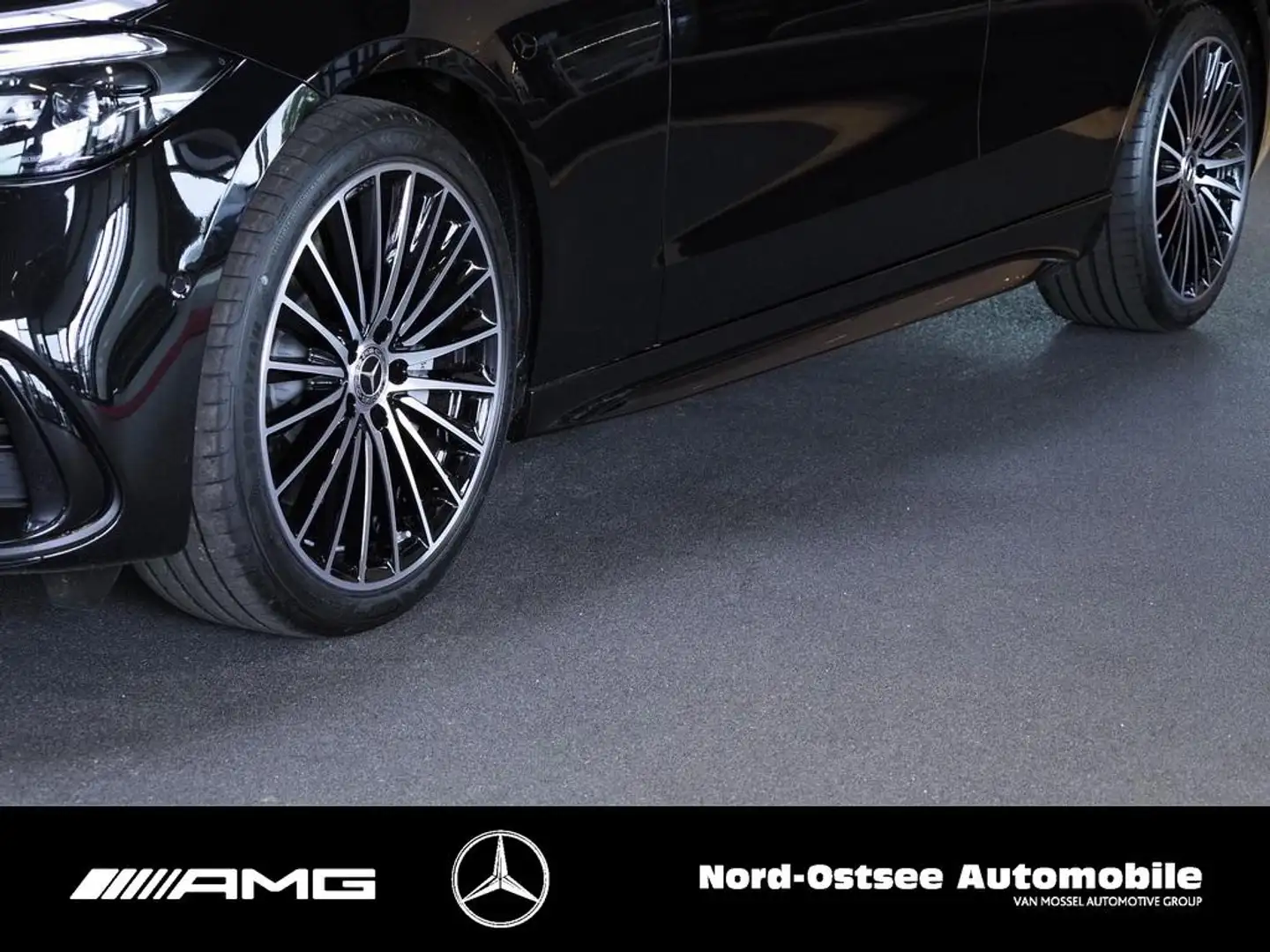 Mercedes-Benz C 200 d T AMG NIGHT DISTRONIC AHK WINTER-PAK 360 Schwarz - 2