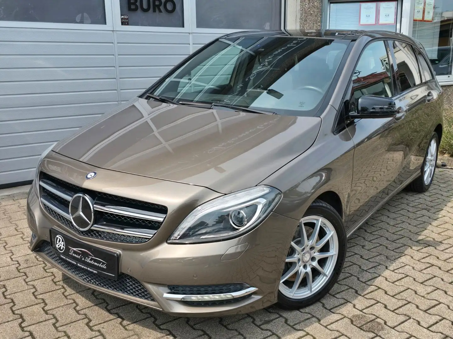 Mercedes-Benz B 250 /Bi-Xenon/PANO/AUTOMATIK/LEDER/ASYSST-PLUS Grau - 2