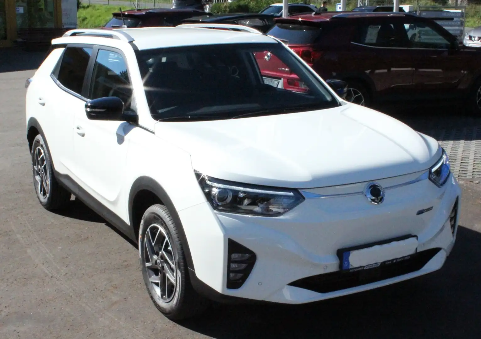 KGM Korando E-Motion Bronze MY23 Beyaz - 1