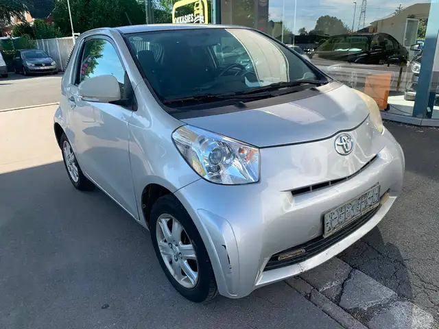 Toyota iQ iQ 1.0i VVT-i Luna