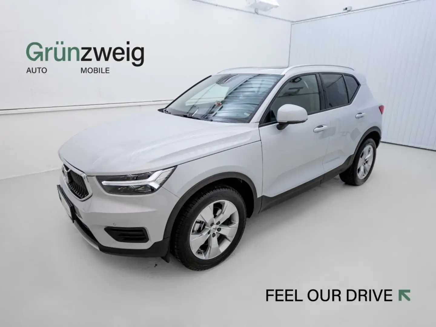 Volvo XC40 T4 A Momentum Pro Zilver - 1