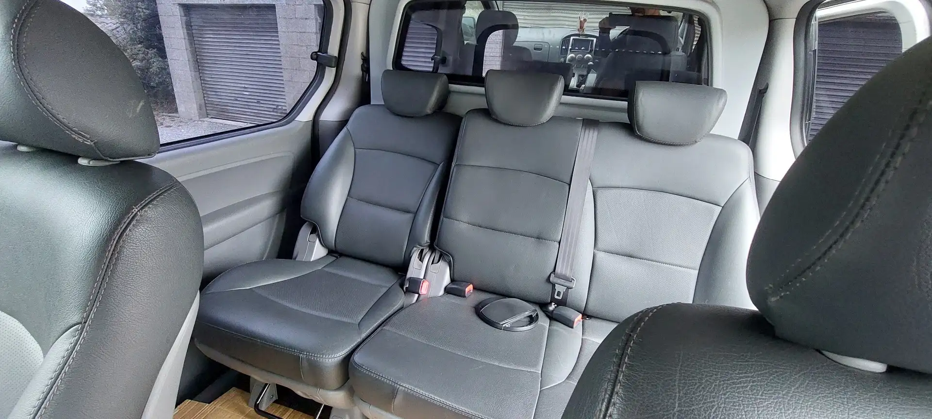 Hyundai H-1 2.5 CRDi Comfort - 2