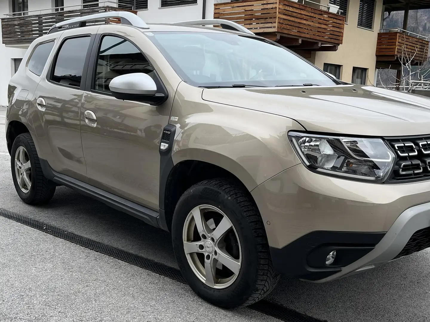 Dacia Duster Duster Prestige dCi 110 S&S 4WD AHK Navi Szhg Beige - 2