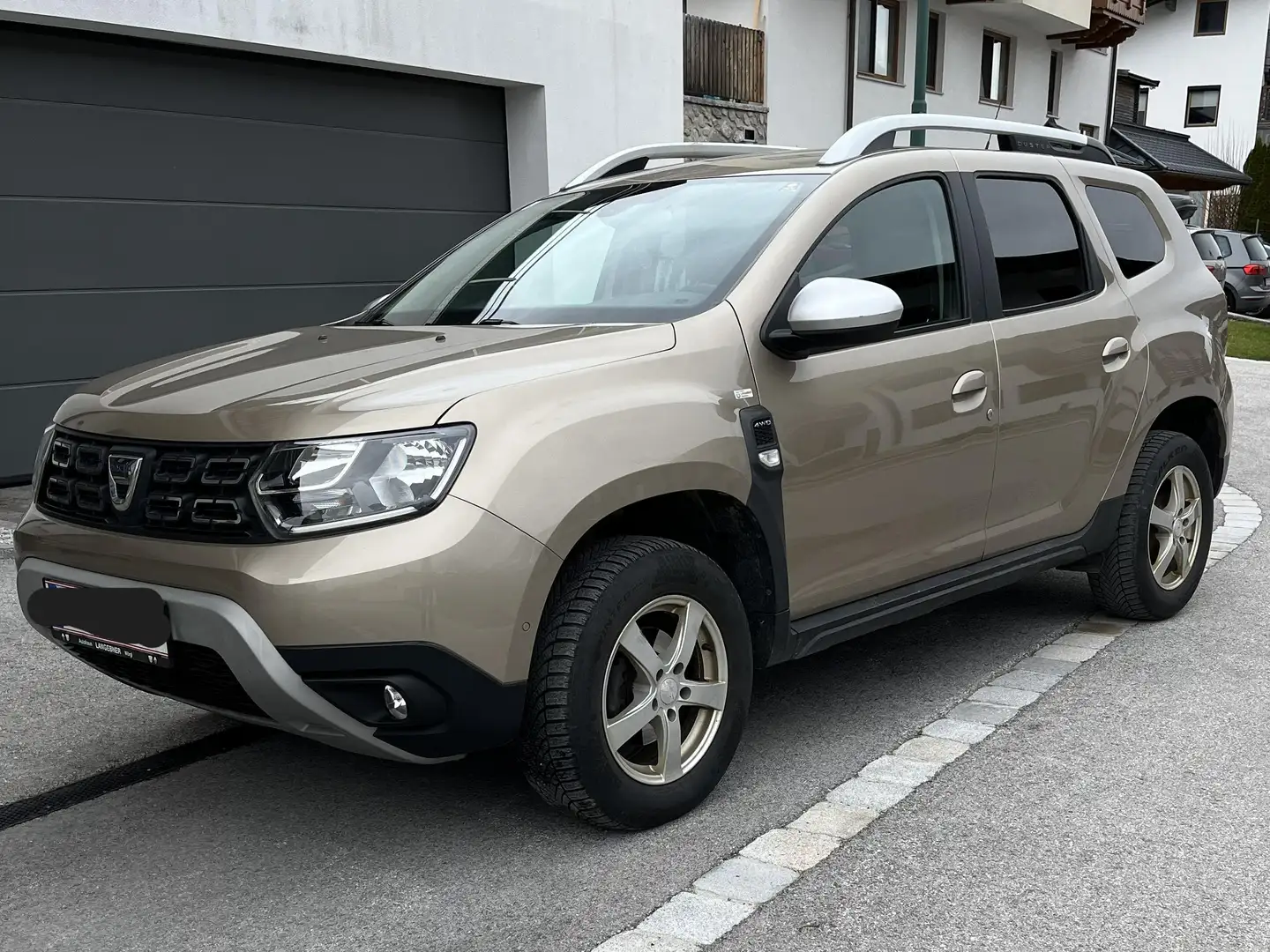 Dacia Duster Duster Prestige dCi 110 S&S 4WD AHK Navi Szhg Beige - 1
