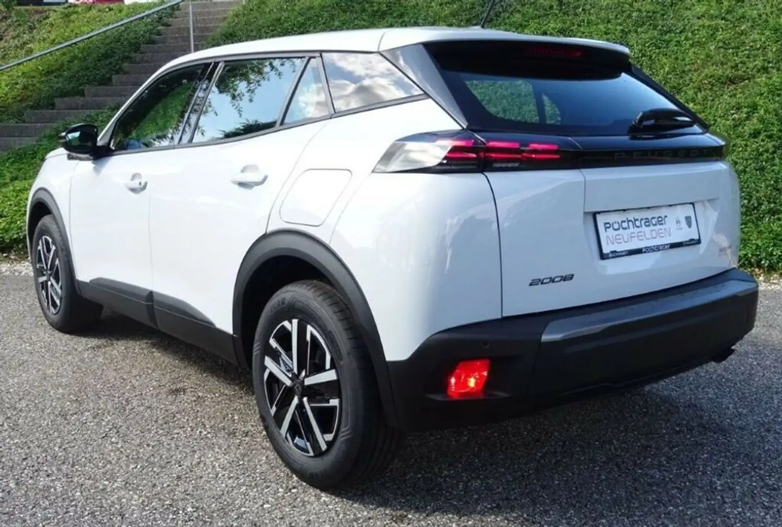 Peugeot 2008 Style PT 100 mit Anhängevorrichtung Weiß - 2