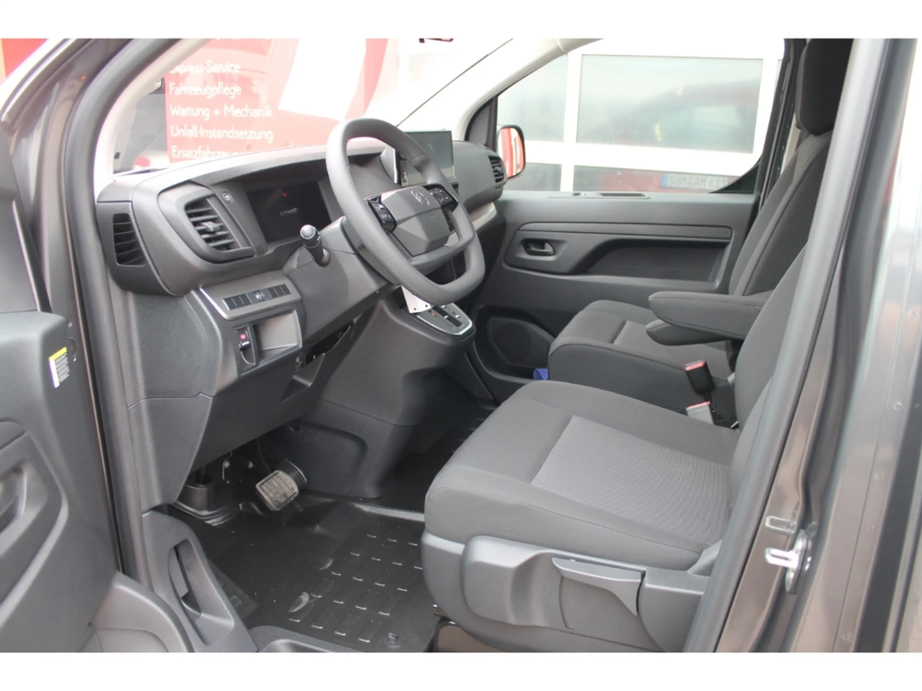 Citroen Jumpy Kombi M L2 AHK Navi Kamera Klima-Paket DAB — photo 7