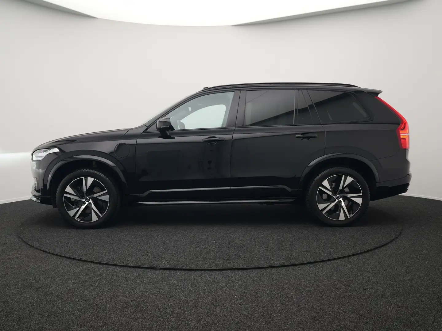 Volvo XC90 T8 Recharge AWD R-Design Plug In Hybrid 394pk 7 Pe Zwart - 2