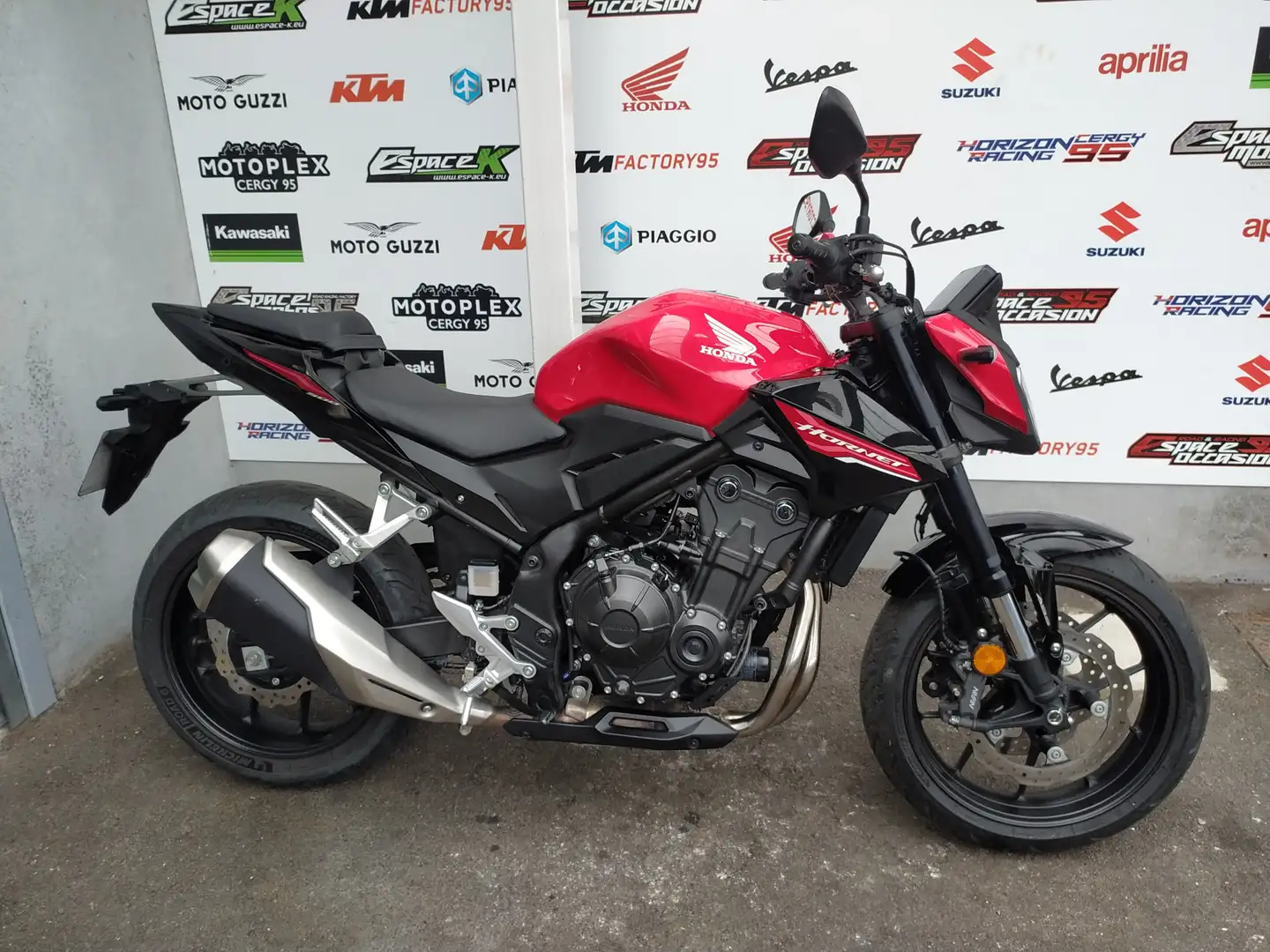 Honda Hornet Rouge - 1