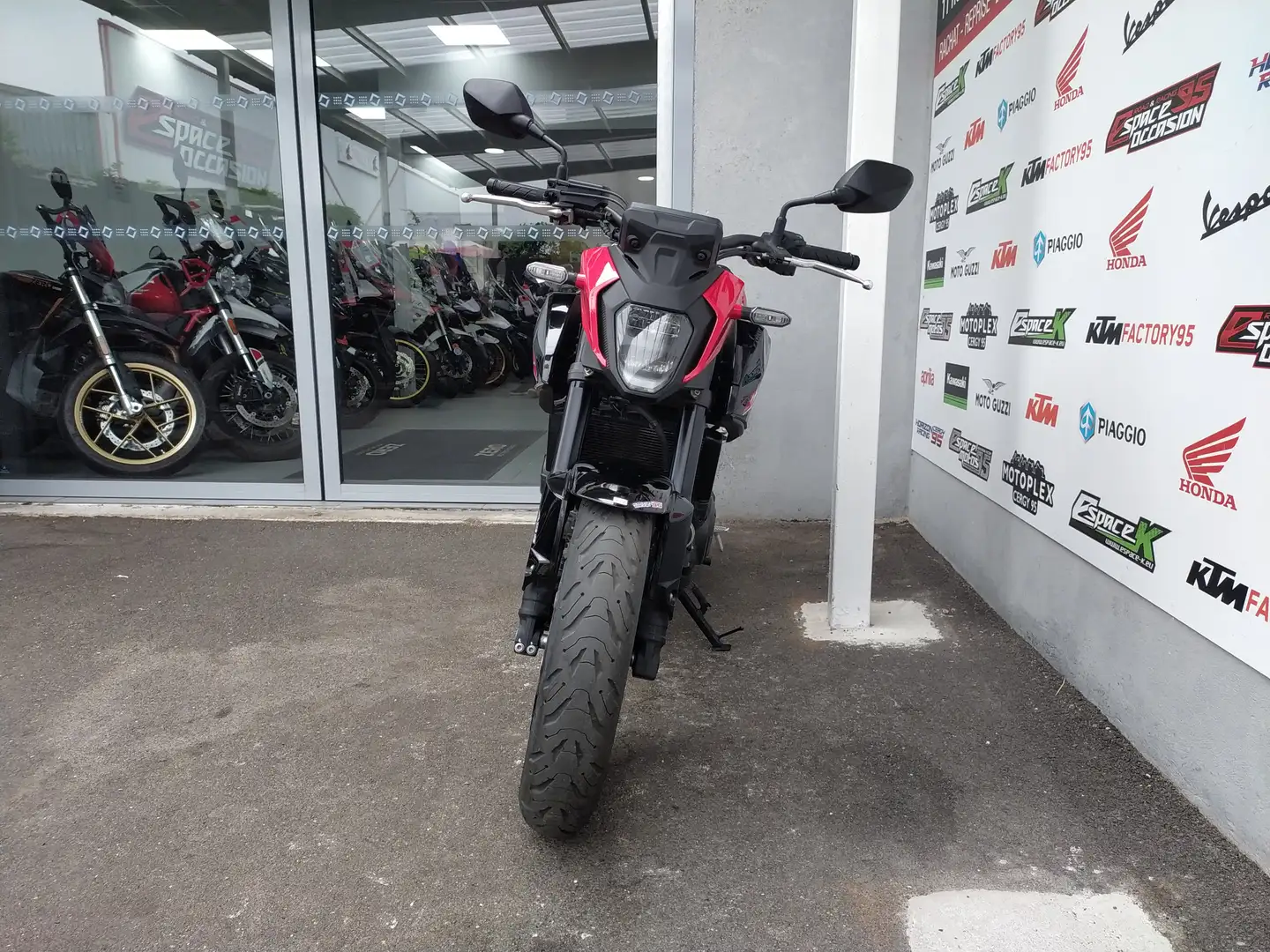 Honda Hornet Rouge - 2