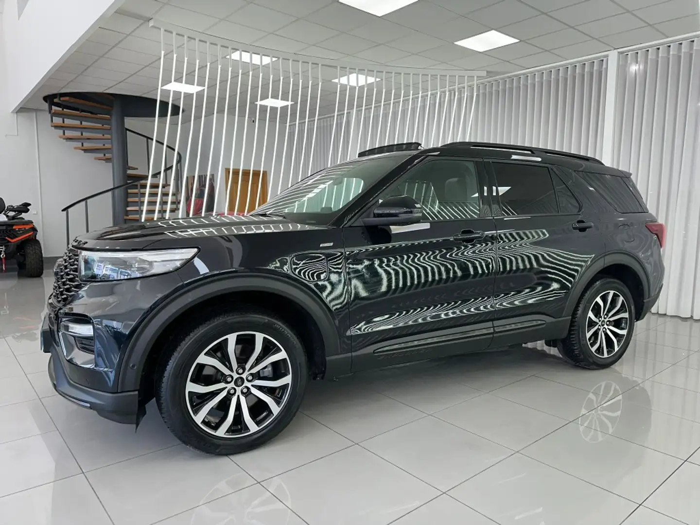 Ford Explorer 3.0 PHEV ST-Line AWD 450 Gris - 2