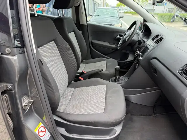Volkswagen Polo view 9