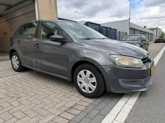 Volkswagen Polo view 5