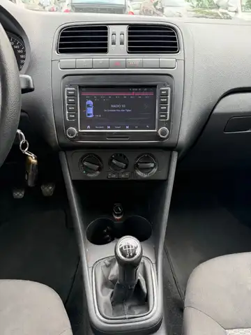 Volkswagen Polo view 3