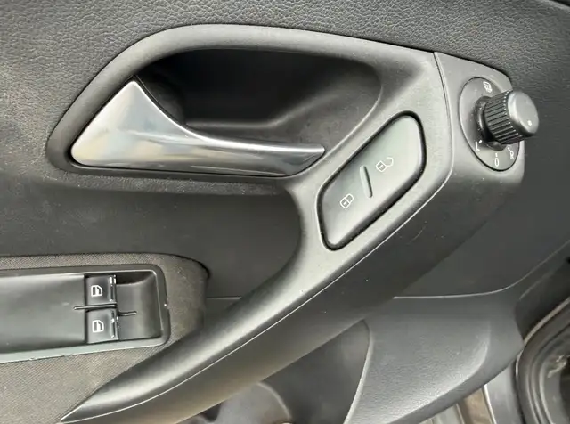 Volkswagen Polo view 13