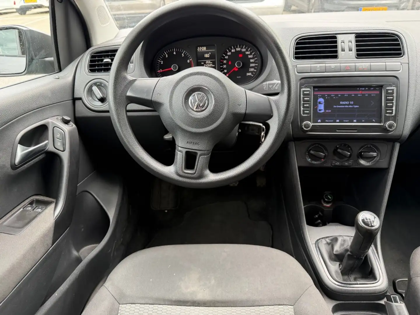Volkswagen Polo 1.2 Easyline 5DRS AIRCO NAVI RIJDT GOED APK 3-2027 Grijs - 2