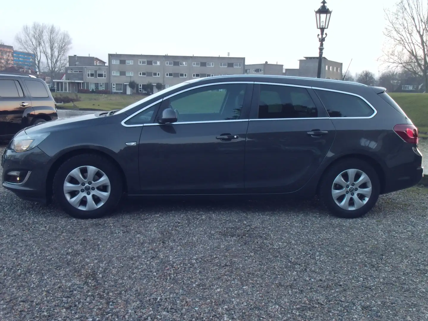 Opel Astra Sports Tourer 1.4 Turbo Berlin Grau - 2