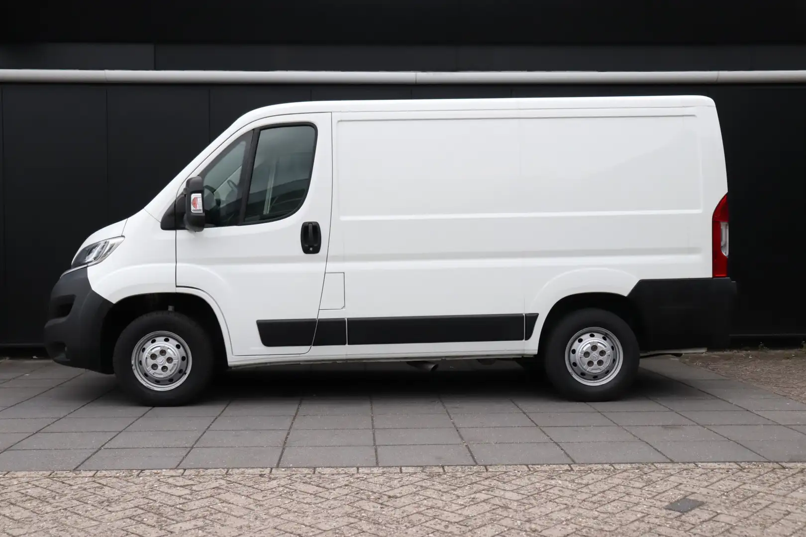 Citroen Jumper 30 2.2 BlueHDi 120 L1H1 Control | LUCHTSTOEL | INB Wit - 2