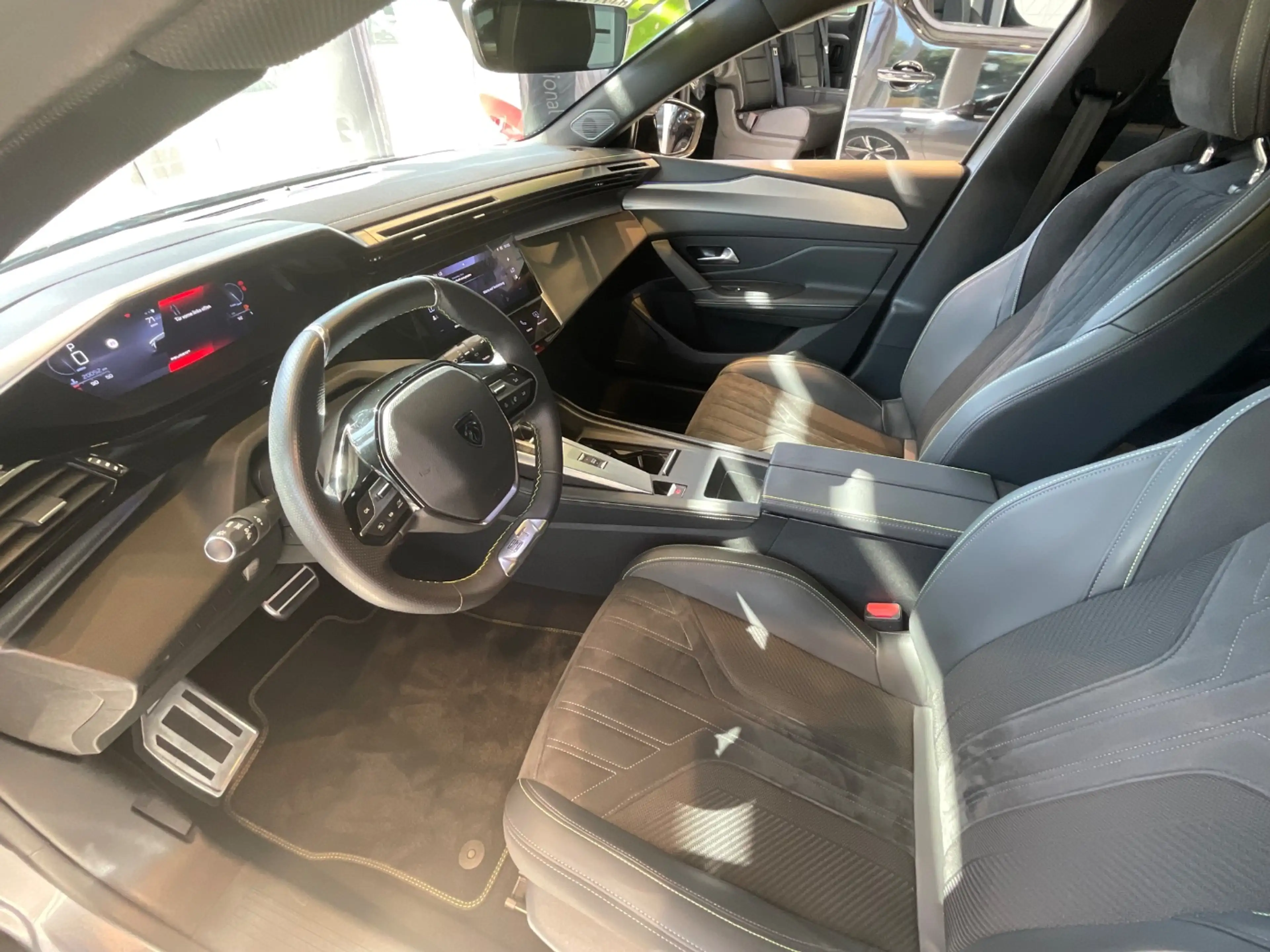 Peugeot 308 SW 1.5 BlueHDi 130 GT ACC+Alcantara+LED+Navi — photo 14