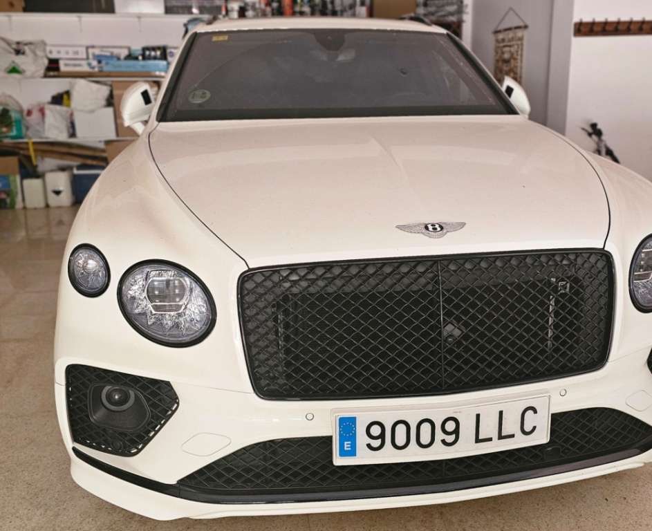 Bentley Bentayga V8 - foto 1