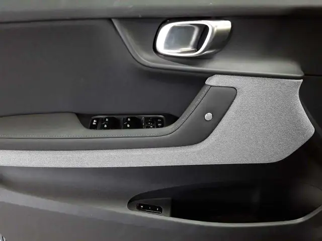 Polestar 2 view 18