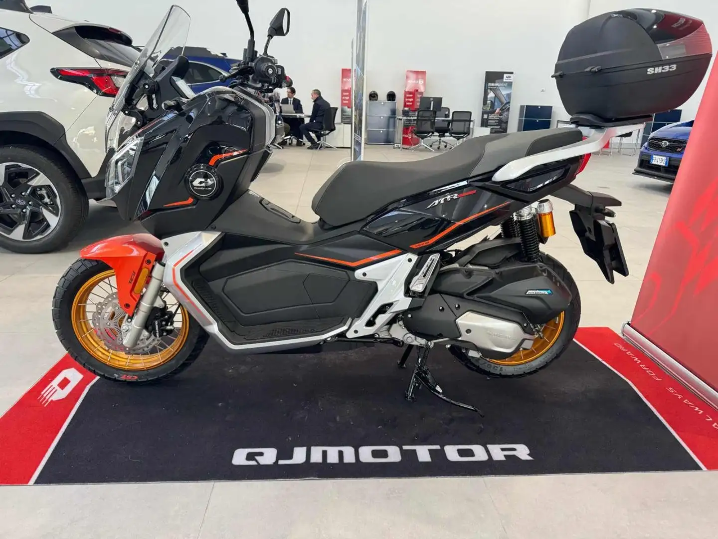 QJ Motor ATR 125 X Naranja - 2