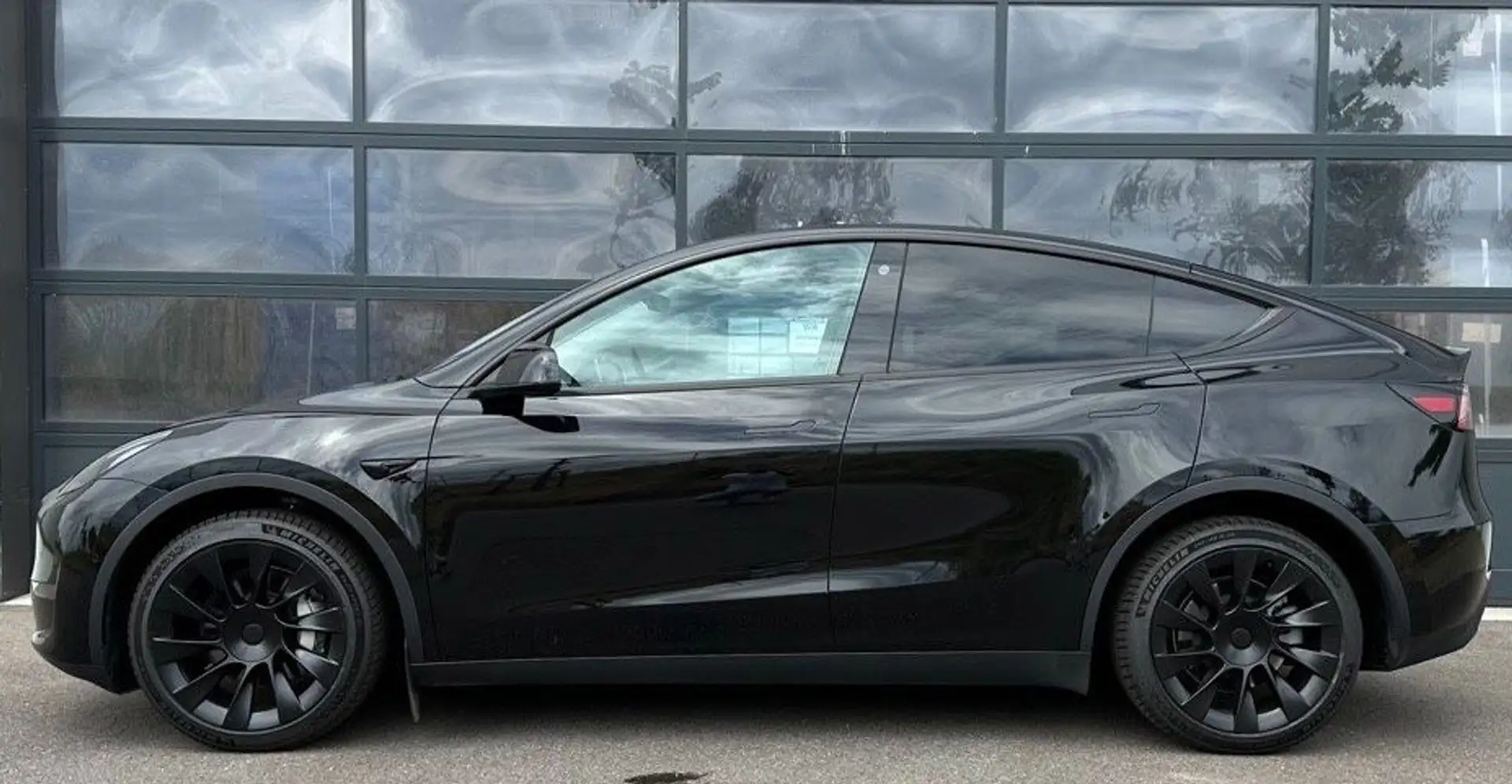 Tesla Model Y Lo Range AWD 79kWh,leasingfähig+AHK+20Zoll+Allr Noir - 1