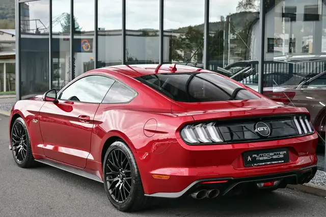 Ford Mustang view 5