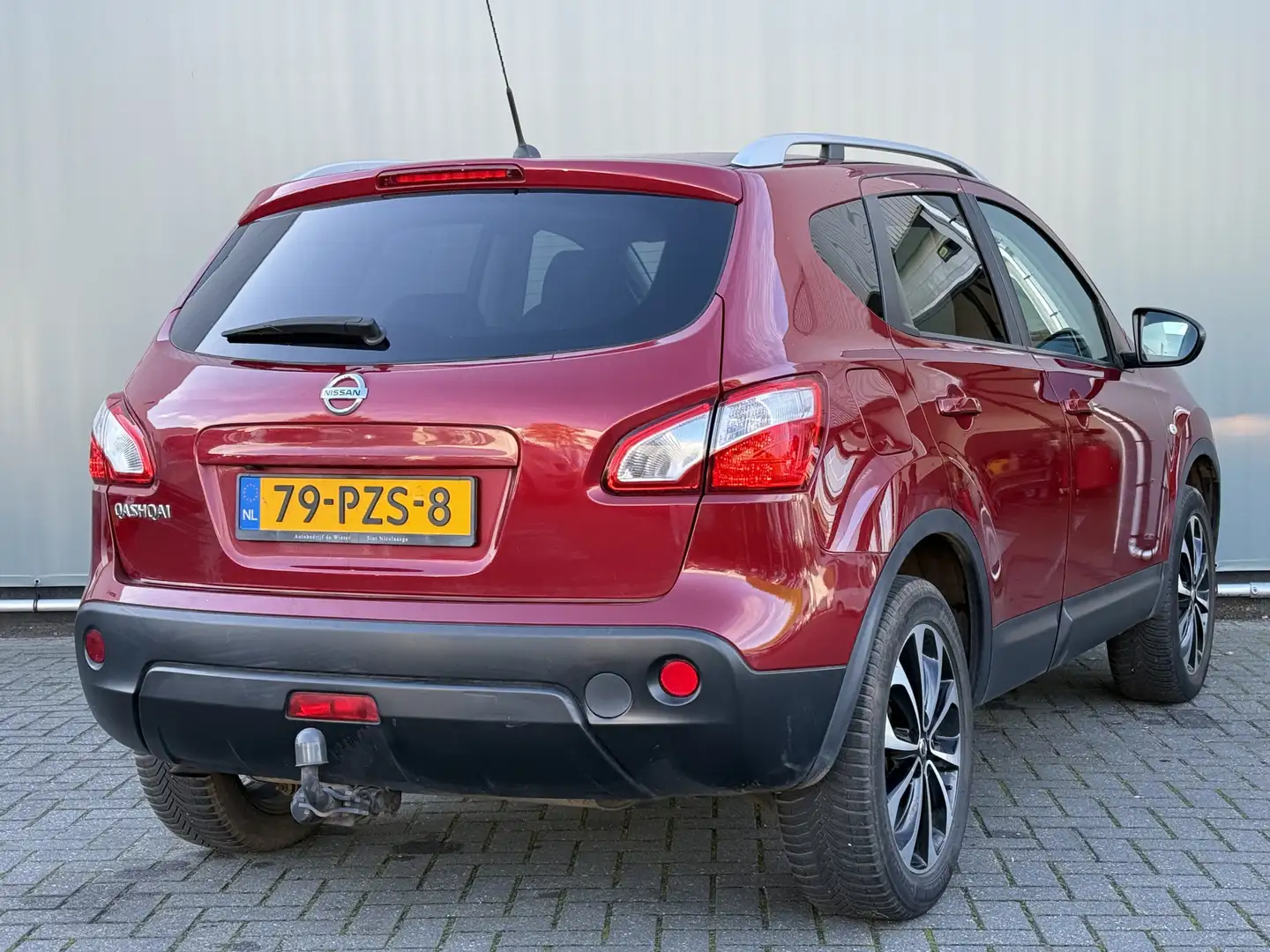 Nissan Qashqai BWJ 2011 2.0 142 PK Connect Edition 4WD AUTOMAAT | Rood - 2