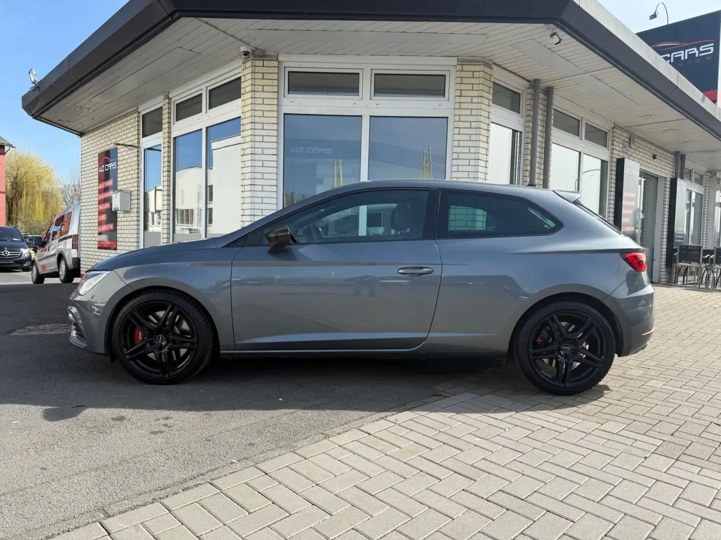 SEAT Leon SC Cupra 300 NAVI KLIMA PDC SHZ Grau - 2