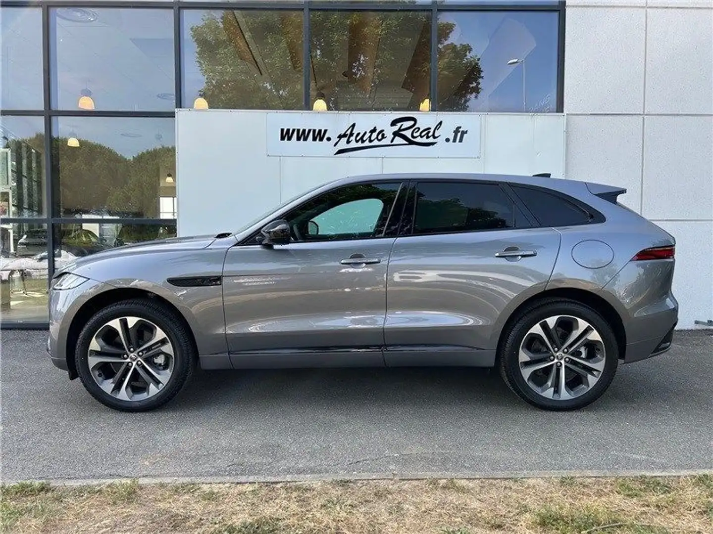 Jaguar F-Pace 2.0 - P400e PHEV AWD BVA8 R-Dynamic HSE - 2