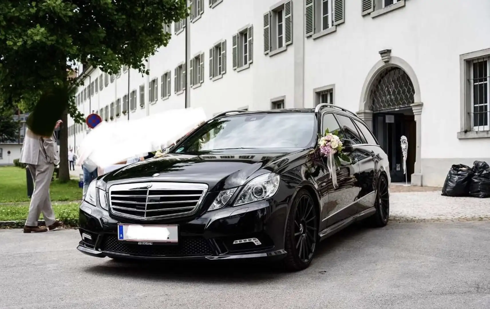 Mercedes-Benz E 350 T Avantgarde 4MATIC CDI Aut. Schwarz - 1