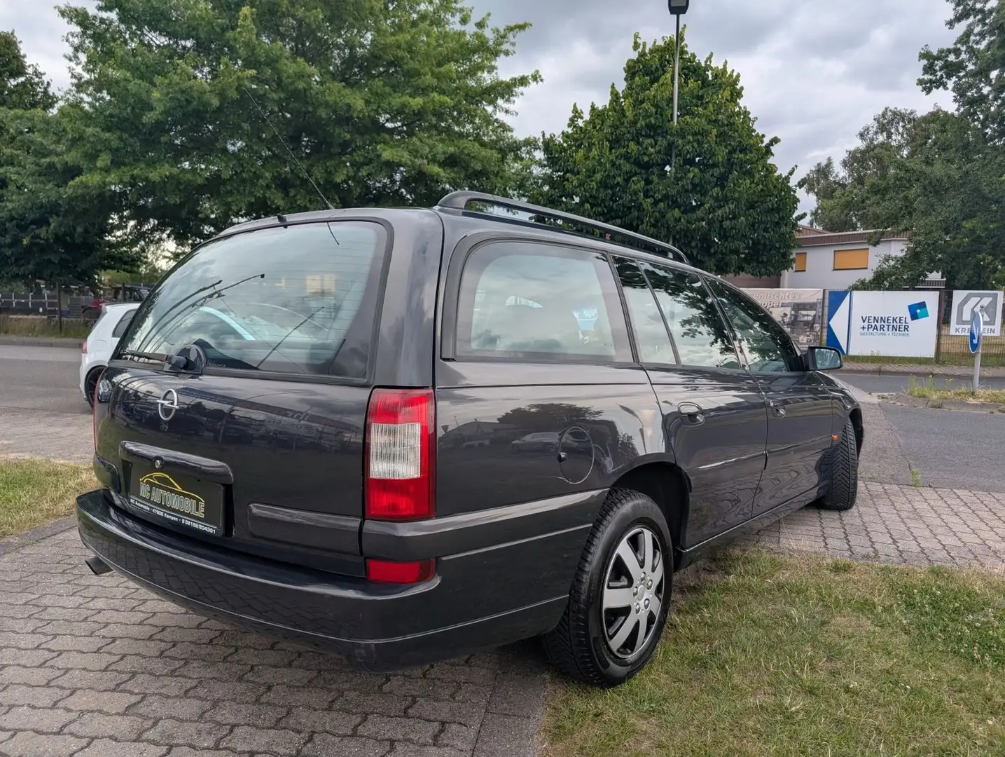 Opel Omega 2.2 16V Selection*KLIMA*ZV-FUNK !! Grau - 2